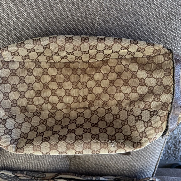 Gucci Beige and Brown Monogram Shoulder Bag - Picture 3 of 5